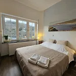 Le Monde - * Ла-Рош-ан-Арден