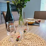 Le Monde - * Ла-Рош-ан-Арден