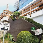 Le Monde - * Ла-Рош-ан-Арден