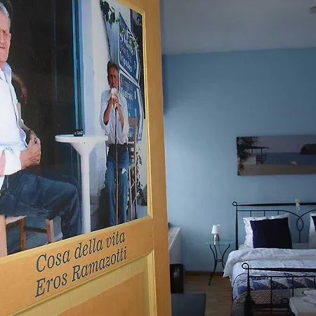 Le Monde - ラ・ロシュ・アン・アルデンヌ